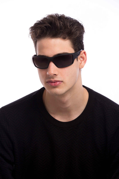 Man Wearing Onyx Sunglasses Readers (Brown)